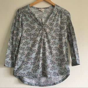 Light blue bird floral pullover top